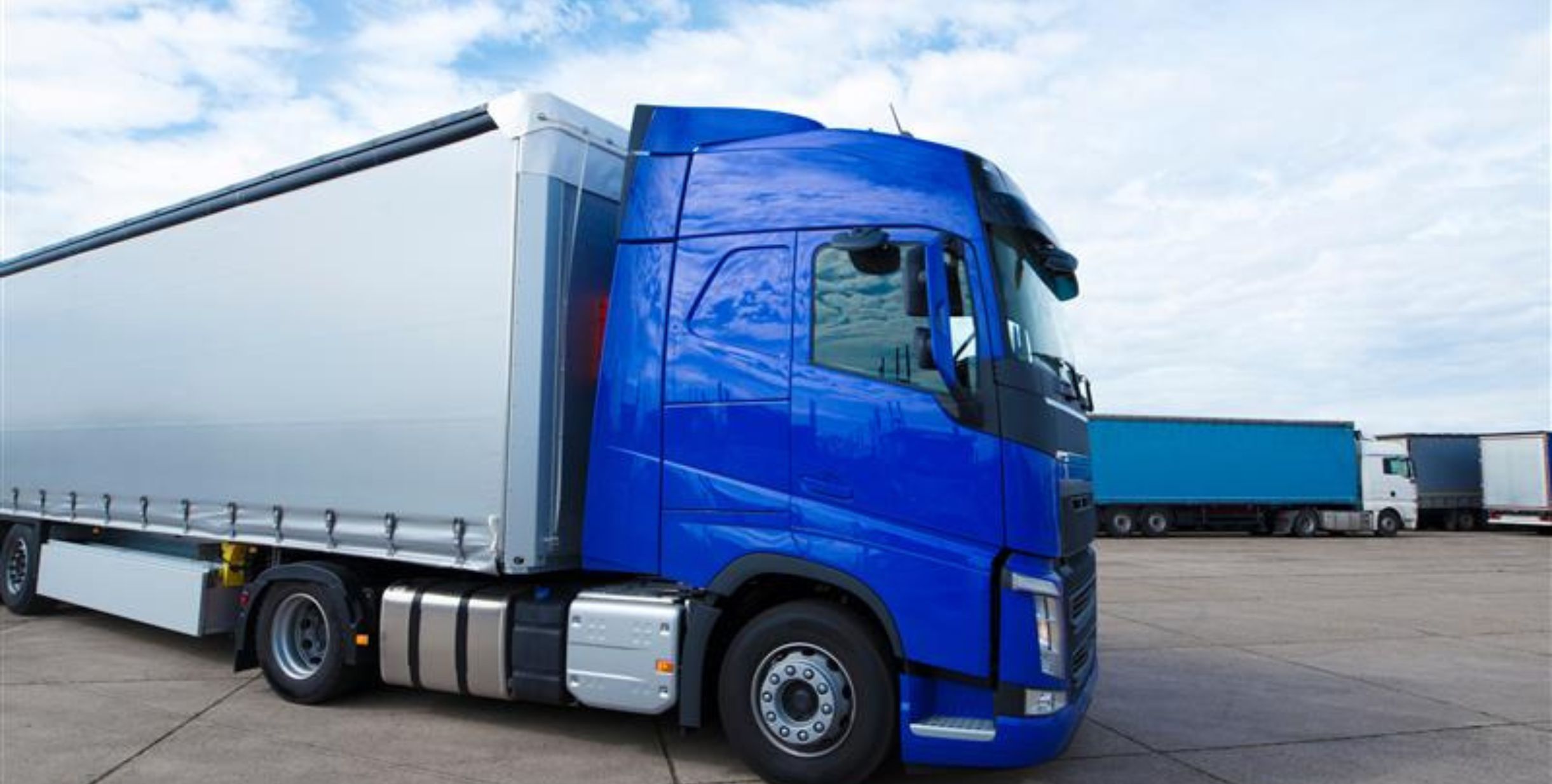 Mobility solutions UAE with fleet leasing, logistics, and vehicle management by Solution+